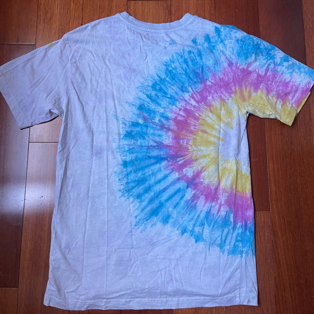 CHINATOWN MARKET BY THE WATER T-SHIRT ‘TIE DYE' - Picture 2 of 5